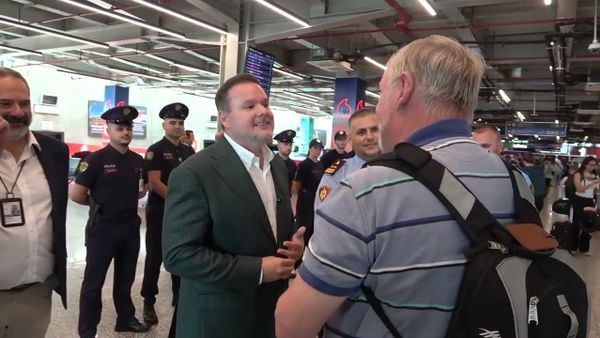 Demo falënderon Policinë Kufitare në Rinas për fluksin rekord