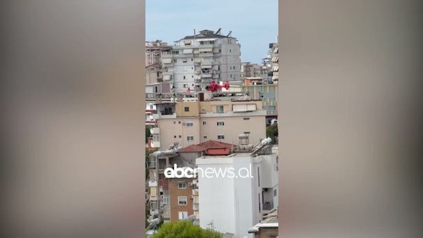 Atentati në Sarandë, kalimtari i plagosur transportohet drejt Traumës