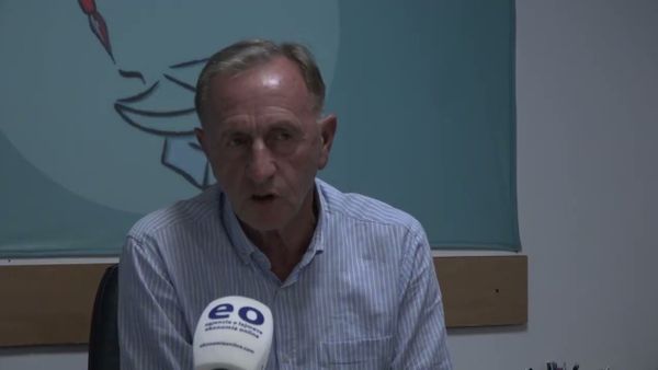 Punëtorët teknikë të shkollave në Prishtinë hyjnë në grevë