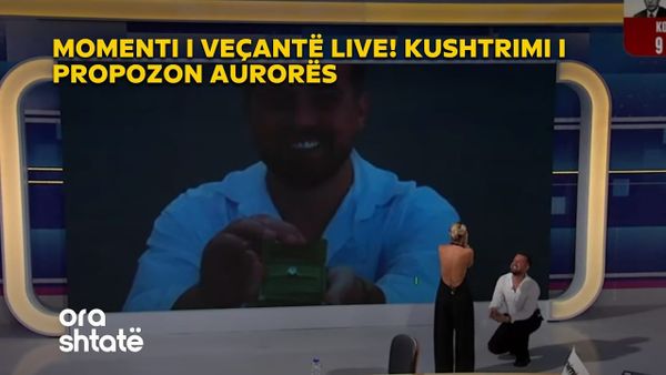 Këngëtari Kushtrim Kelani i propozon për martesë partneres live në studio