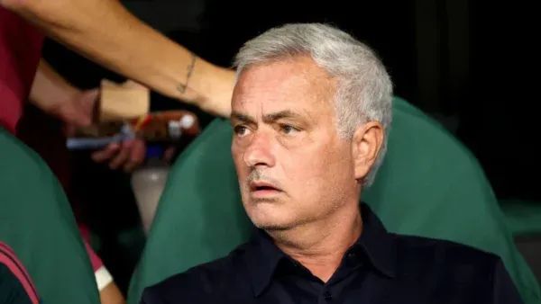 Mourinho jep një javë pushim lojtarëve të Realit pas humbjes në derbi