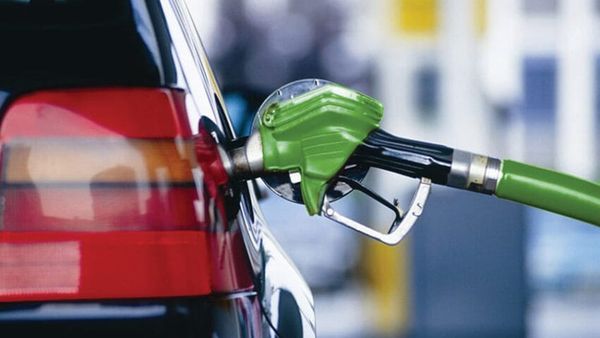 Nafta kap nivele rekord në tregun vendas dhe arrin deri në 229 lekë për litër