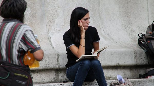 7 sjellje tipike të njerëzve negativë sipas Ekonomia Online