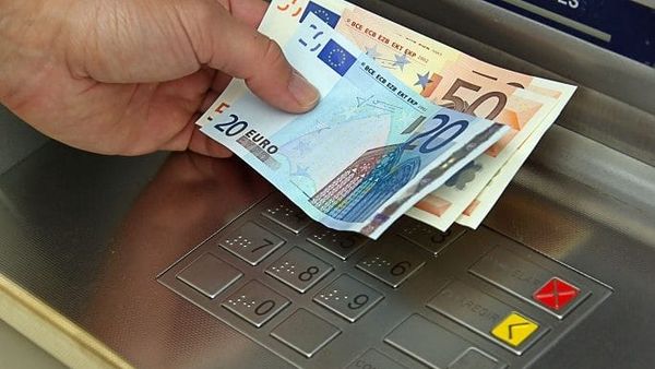 Qeveria ndan 102 milionë euro për pagën e 13-të dhe shtesën