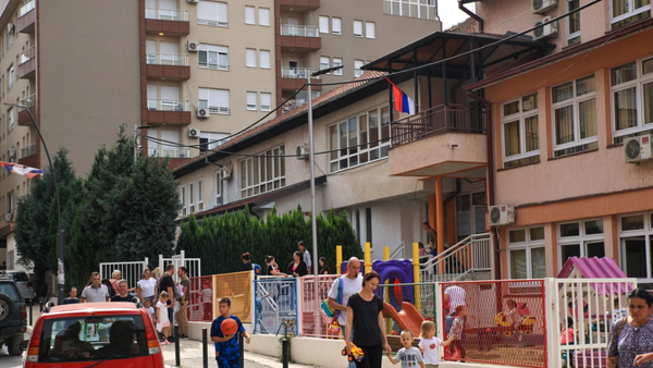 Hulumtimi i CASA-s: 99,4% e serbëve në Kosovë kundërshtojnë integrimin e sistemit arsimor