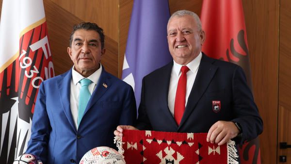 Duka diskuton me dërguarin e Trumpit për rolën e futbollit në diplomaci