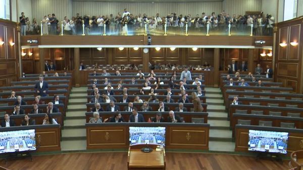 Ndërpritet seanca e Kuvendit pasi PDK-ja nuk propozon kandidat të ri
