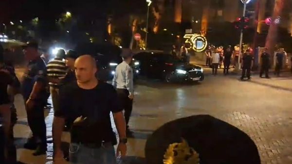 Rama largohet nga Kryeministria pas largimit të protestuesve