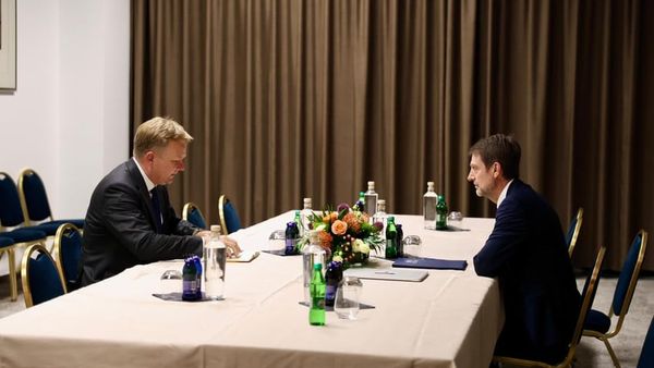 Hoxha dhe Sørensen diskutojnë në Bled për dialogun Kosovë-Serbi