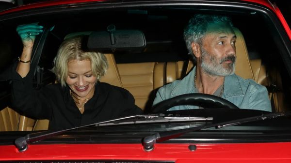 Rita Ora dhe Taika Waititi shfaqen së bashku në Los Angeles