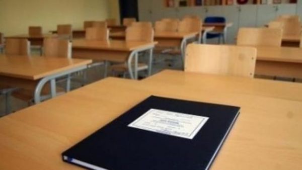 Mungesa e ditarëve në shkolla, MASh angazhoi operator më të lirë
