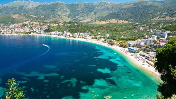 The Independent rekomandon Shqipërinë për turizëm pa EES