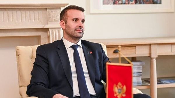 Mali i Zi paralajmëron rritje të pagave dhe ulje të barrës tatimore
