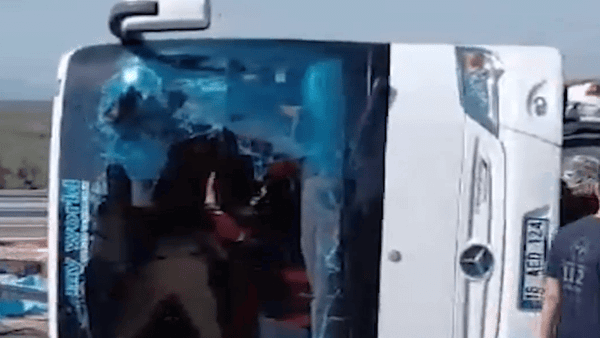 Aksident tragjik në Turqi: 11 të vdekur dhe 27 të plagosur pas përplasjes