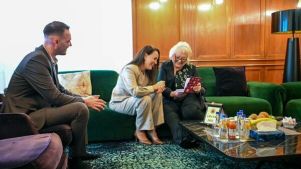 Presidentja takon familjet e ish-krerëve të UÇK-së në Hagë