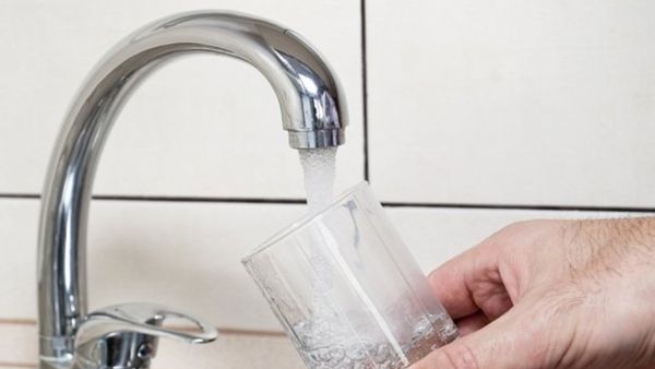 Uji në Shkup i sigurt për pije sipas analizave laboratorike
