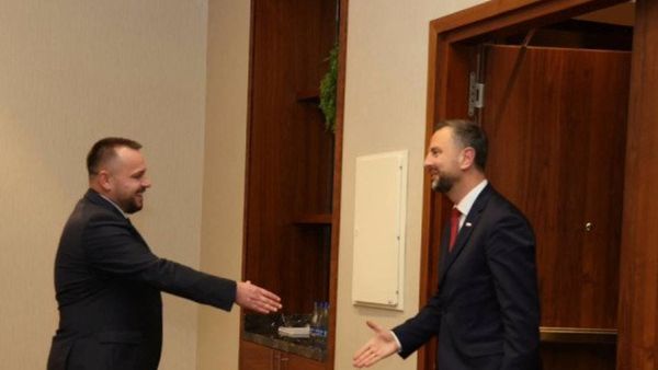 Ministri Maqedonci takon homologun polak për bashkëpunim mbrojtjeje