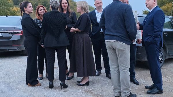 Autoritetet e Serbisë ndalojnë delegacionin e Kosovës në Preshevë