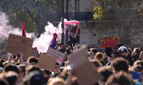 Students protestë në Francë, lëvizja më e madhe pas 1968-së