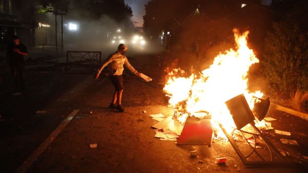 Protesta e studentëve në Tiranë zgjas 9 orë, mbi 40 të shoqëruar dhe një i plagosur rëndë