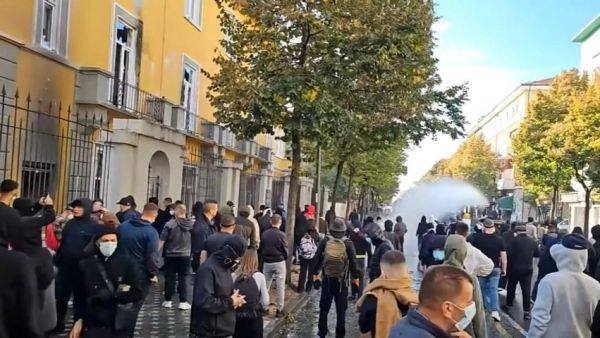 Protesta e studentëve, shkon në 20 numri i të shoqëruarve nga policia