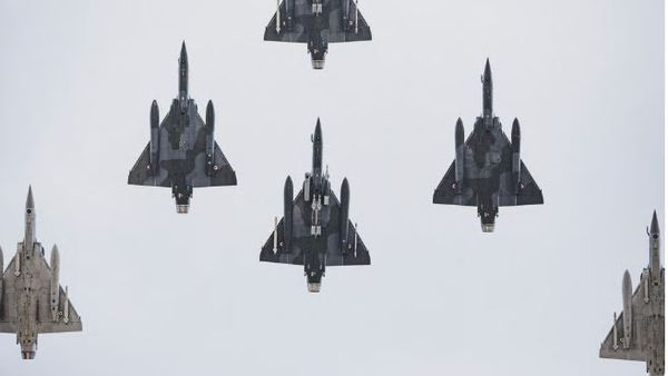 Franca zhvillon stërvitje bërthamore me 50 avione për të penguar Rusinë