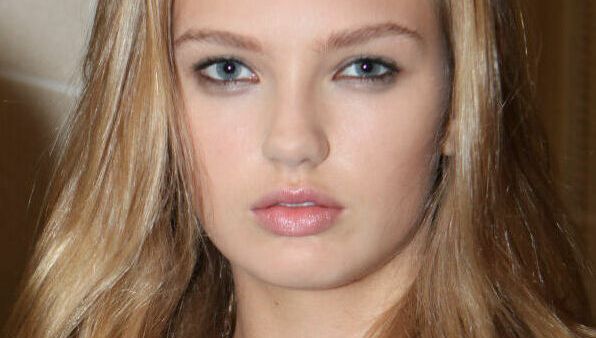 Romee Strijd jashtë sfilatës së re të modës së Victoria's Secret