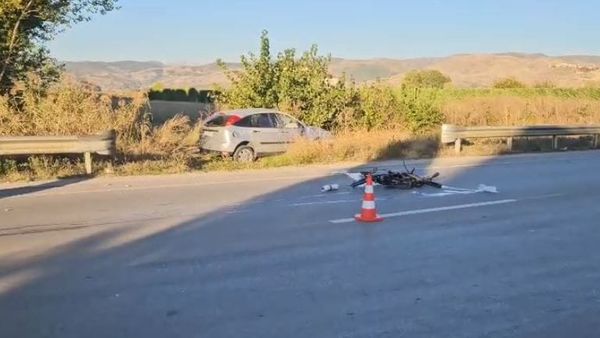 Aksident fatal në hyrje të Korçës, 60-vjeçar vdes; përmbytje në Spanjë, një viktimë