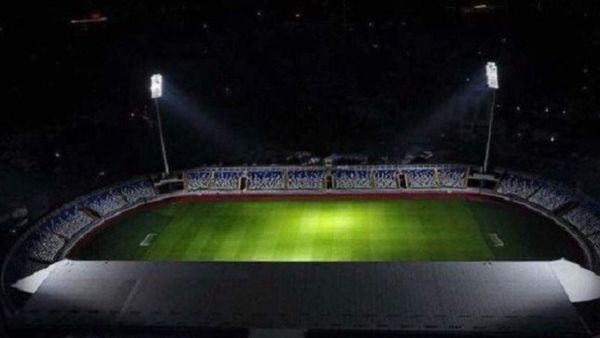 Futbolli kosovar zhvillon ndeshje nën dritën e reflektorëve
