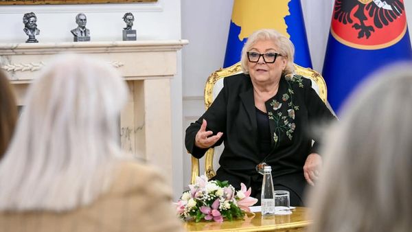 Presidentja Shiroka-Pula takon përfaqësueset e strehimoreve