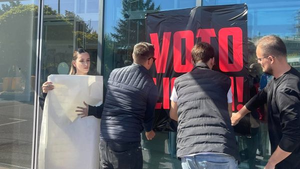Protestuesit e „Jo në emrin tim“ kërkojnë miratimin e ligjit për mbrojtjen e UÇK-së para…