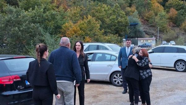 Sinani takon në Depcë delegacionin e Kosovës pas ndalimit në kufi