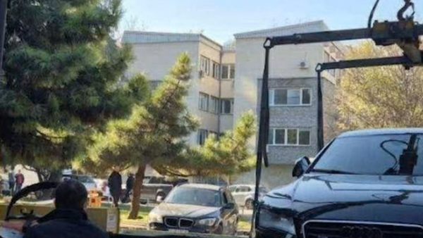 Operacioni Merimanga heq 135 makina të parkuara të pakonsultësisht në Qendër të Shkupit