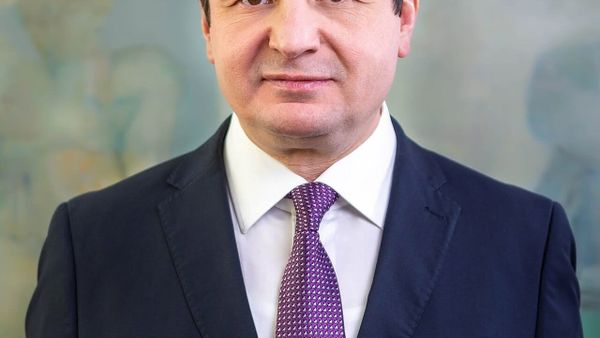 Kurti uron Ditën e Bashkimit të Gjermanisë dhe thekson rëndësinë historike të ribashkimit