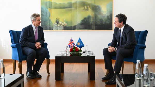 Kurti takon ambasadorin britanik, fokus finalizimi i institucioneve dhe partneriteti…