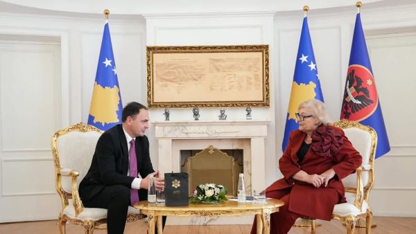 Presidentja Shiroka-Pula priti drejtorin e AKI-së, Petrit Ajeti