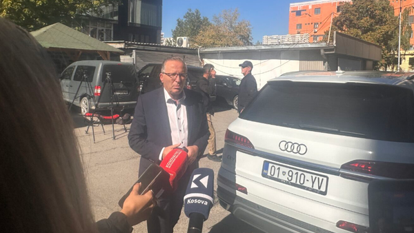 Hamza para kryesisë të PDK-së: Fillimisht ligji për Specialen në dy leximet, pastaj…