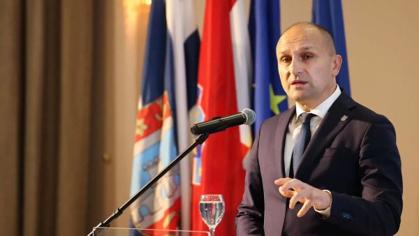 Ministri kroat i mbrojtjes paralajmëron për armatosjen serbe dhe bashkëpunimin me Kosovën
