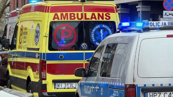 Sulm me thikë në Varshavë: Tre të plagosur në një kolegj