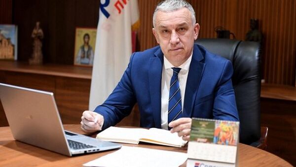 Kreu i Listës Serbe pretendon kalimin në SNS dhe largimin nga Kuvendi