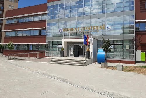 Dibran Hoxha ngre akuza për tenderë në Komunën e Vushtrrisë