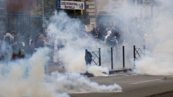 Forcat e sigurisë arrestojnë 625 persona gjatë protestave studentore në Francë