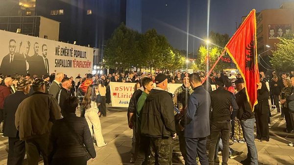 Protestat në Europë bashkohen me tende në Prishtinë, kur Kuvendi shqyrton Specialen