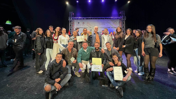 Qendra Kulturore Anamorava fiton vendin e pare ne Folk Fest Shtimja