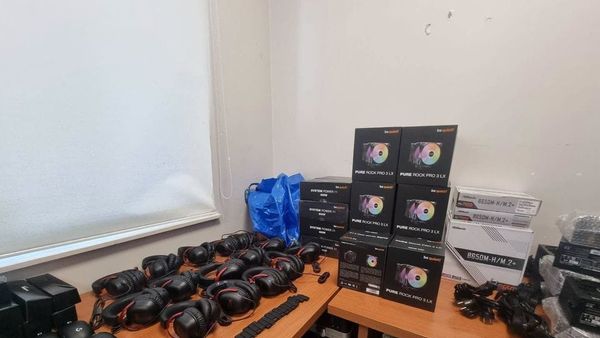 Dogana dhe Policia sekuestrosin pajisje elektronike të padeklaruara vlerë 10 mijë euro…