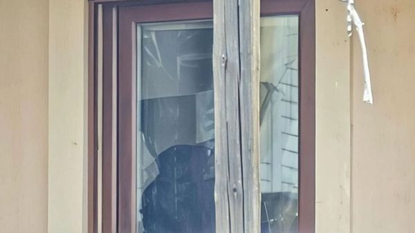 E rëndë në Greqi, 32-vjeçari rumun plagos ish-gruan dhe partnerin e saj