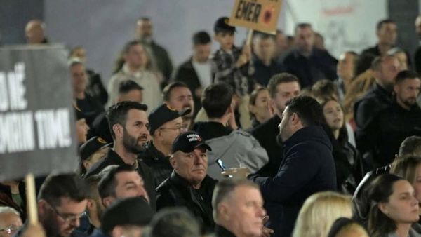 Rrahmani: Protesta e përkulli Qeverinë të dorëzohet për Dhomat e Specializuara