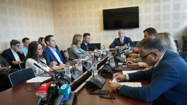 Komisioni për Legjislacion shqyrton Projektligjin për Specialen