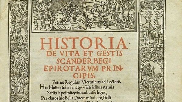 Faqja e titullit e një libri latin të shekullit XVI, me titullin «Historia de vita et gestis Scanderbegi Epirotarum principis» me germa të kuqe, brenda një kornize me gdhendje druri me
