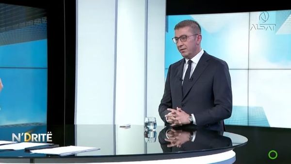 Mickoski: Qeveria e mëparshme i bëri ndryshimet kushtetuese kriter për anëtarësimin në…